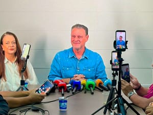 Fávaro aciona Justiça Eleitoral e denuncia campanha difamatória