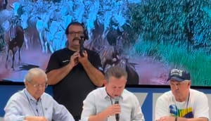 Clima esquenta no União Brasil: Mauro Mendes é vaiado após defender aliança com Republicanos em MT