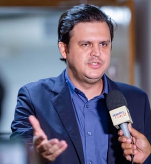 Com atuação pífia, deputado Thiago Silva atinge R$ 25,3 milhões em emendas empenhadas em 2026