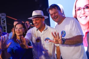 Fávaro lança campanha à reeleição ao lado da maior frente progressista da história de Mato Grosso