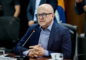 EFEITO PF Após discussão com Mauro, Pivetta ameaça desistir se Fábio continuar como vice