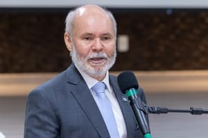 Francisco Lopes pede exoneração a Pivetta e deixa o comando da PGE