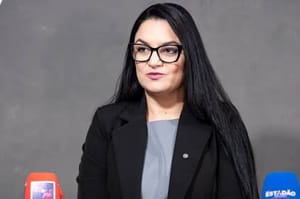 Samantha Iris fora da eleição; “Samantha do Abilio” quando precisa de voto