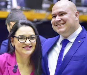 CAÇA-NÍQUEIS - Com Samantha na disputa pela AL, Abilio evita licitação de R$ 63,2 milhões dos radares e mantém contrato emergencial sob questionamentos