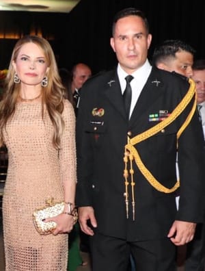 Exclusivo: A Oficial RFSA procura o blog, relata temor por segurança e afirma ter visto mensagens de madrugada de Virgínia Mendes a ex-ajudante de ordens